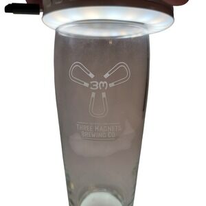 Three‎ Magnets Brewing Co. Pint Glass Collectible Barware Olympia WA